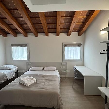 Hotel Villa Mary Santa Maria Di Sala Ngoại thất bức ảnh