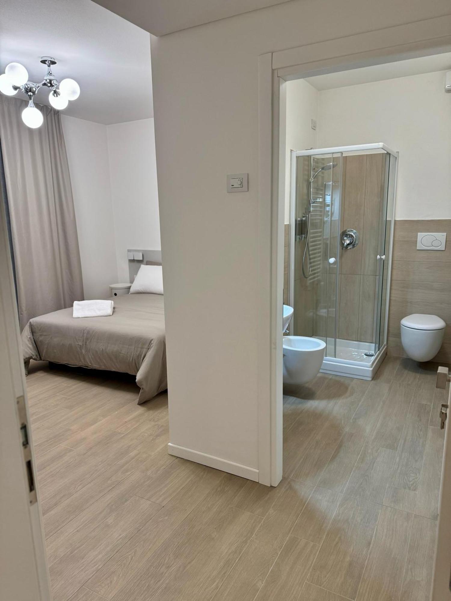Hotel Villa Mary Santa Maria Di Sala Ngoại thất bức ảnh