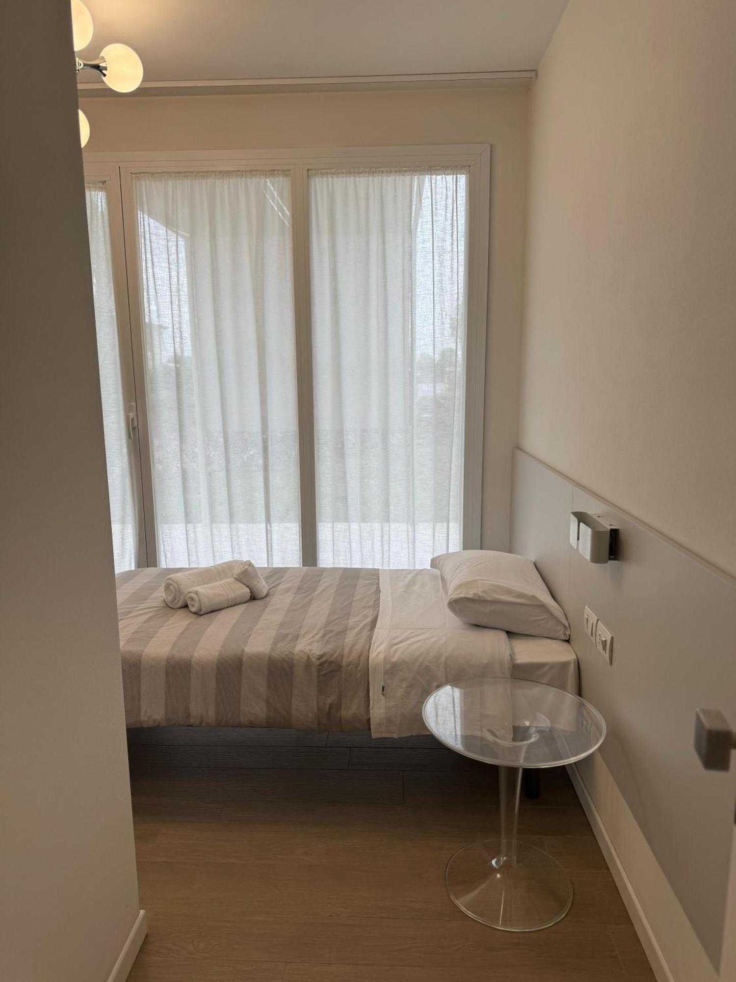 Hotel Villa Mary Santa Maria Di Sala Ngoại thất bức ảnh