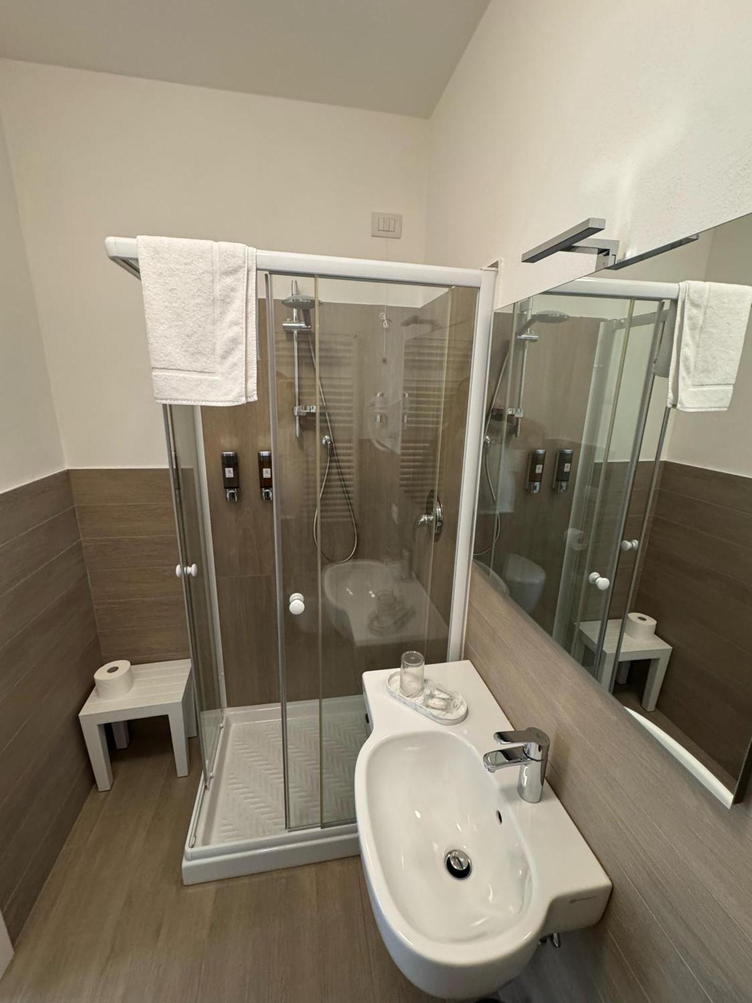 Hotel Villa Mary Santa Maria Di Sala Ngoại thất bức ảnh