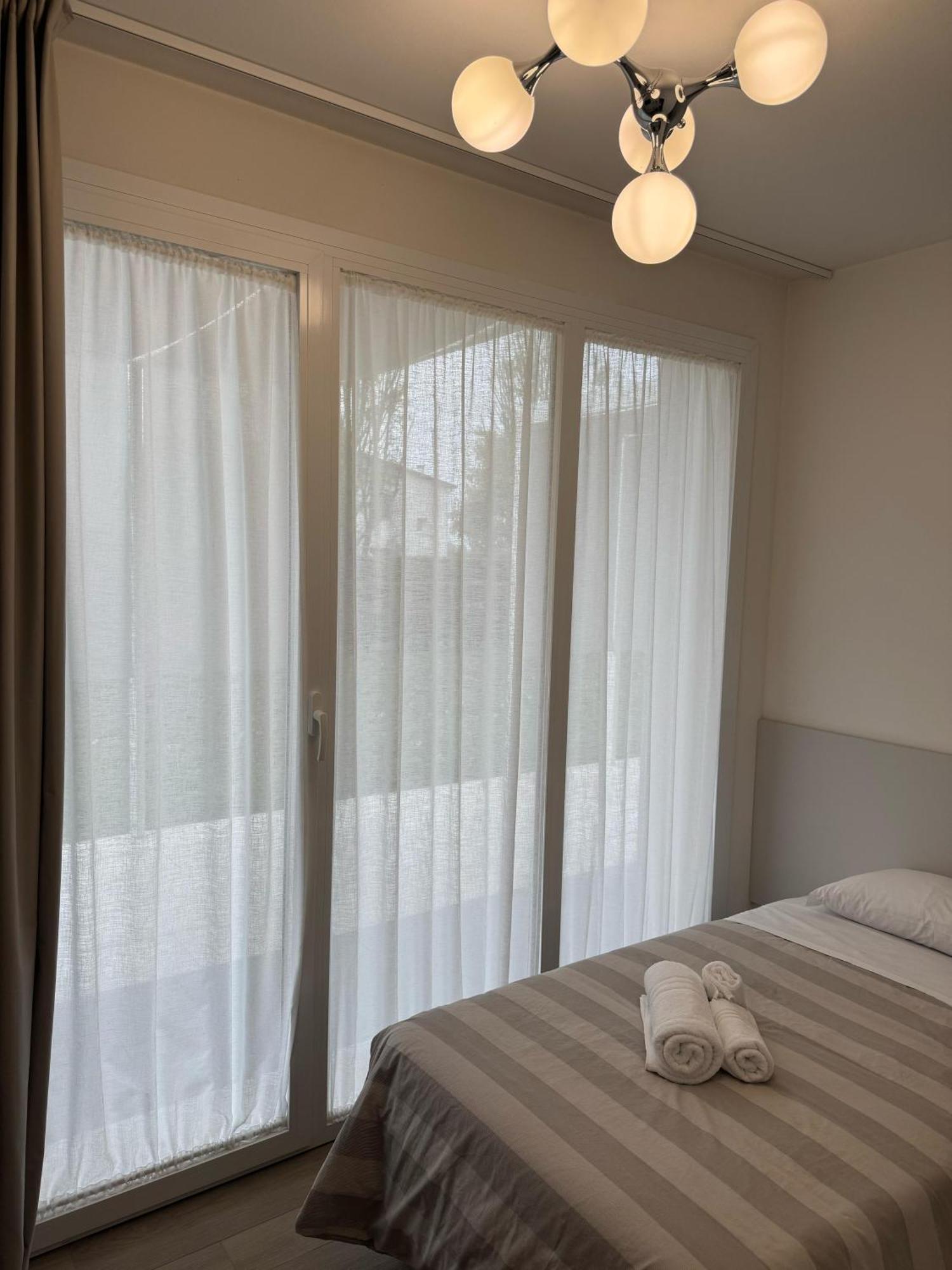 Hotel Villa Mary Santa Maria Di Sala Ngoại thất bức ảnh